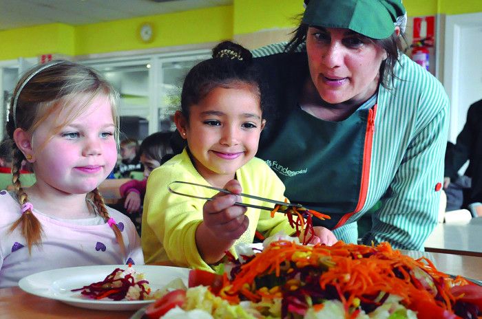 Cal transformar els menjadors escolars en espais educatius