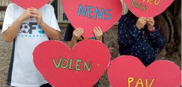 Recull de jocs, contes i activitats artístiques per la Pau i la no-violència