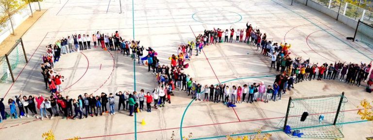 Fem nusos pel Dia dels Drets dels Infants!