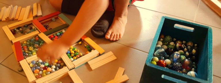 21 Ideas creativas (y educativas) para hacer con los niños y niñas en casa