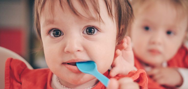 Cómo acompañar la alimentación en la pequeña infancia