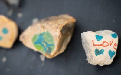 Com decorar pedres: consells fàcils per a infants