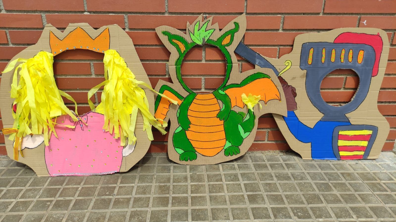 Disfresses Sant Jordi 2025 Fundesplai Disfresses fetes a mà Sant Jordi 2025