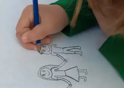 Mà infant dibuixant 20N